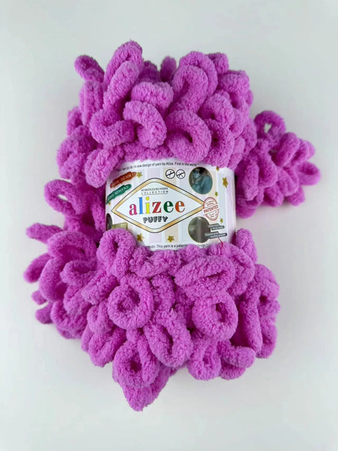 Finger loop yarn